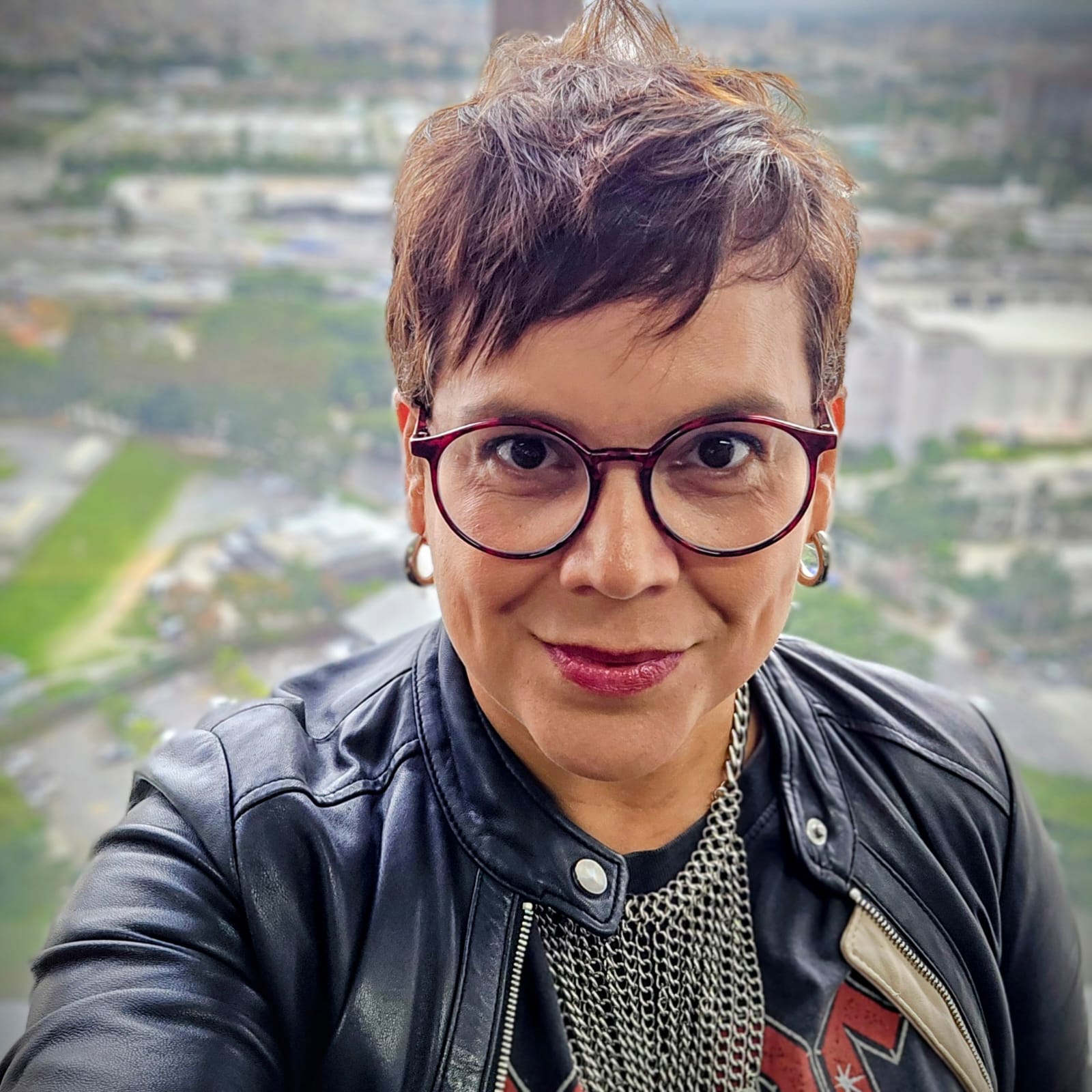 Charys Oliveira — fundadora Além da Bio